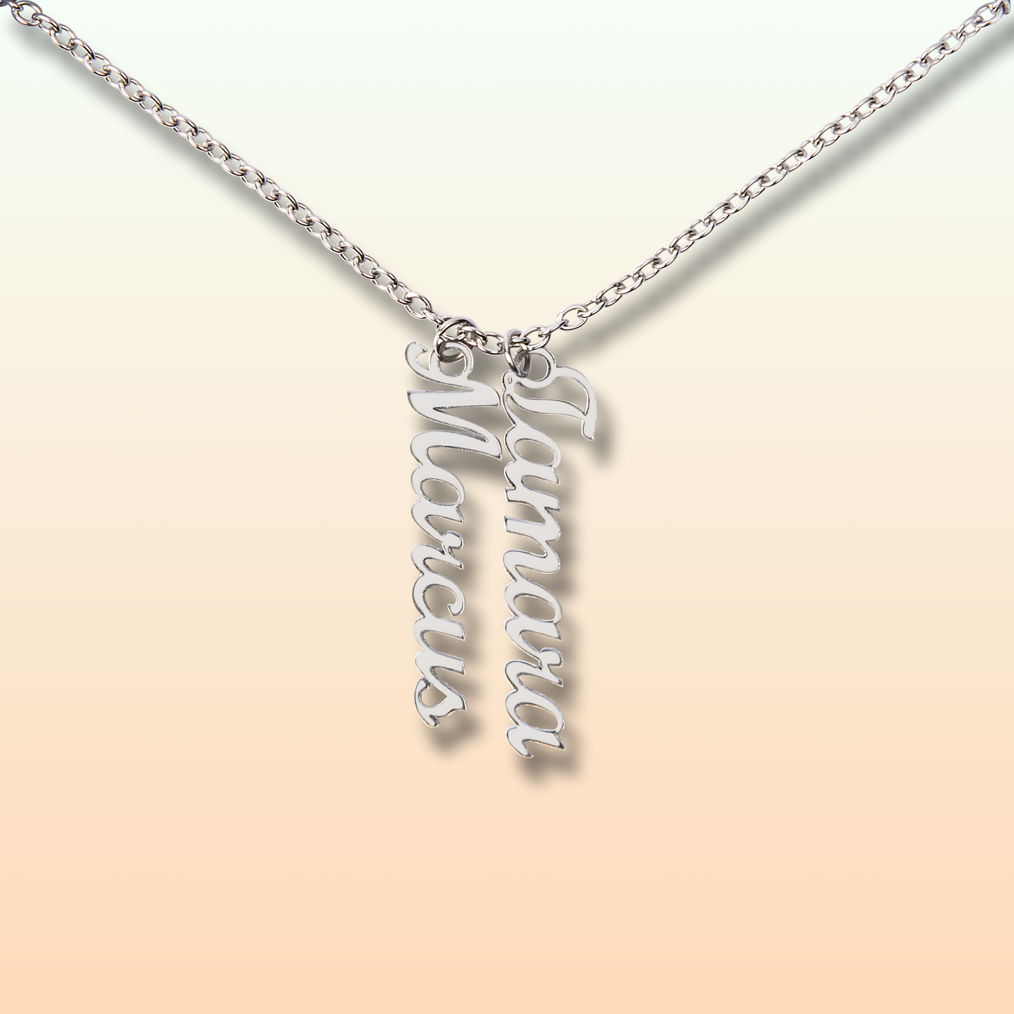 Collier de noms verticaux multiples