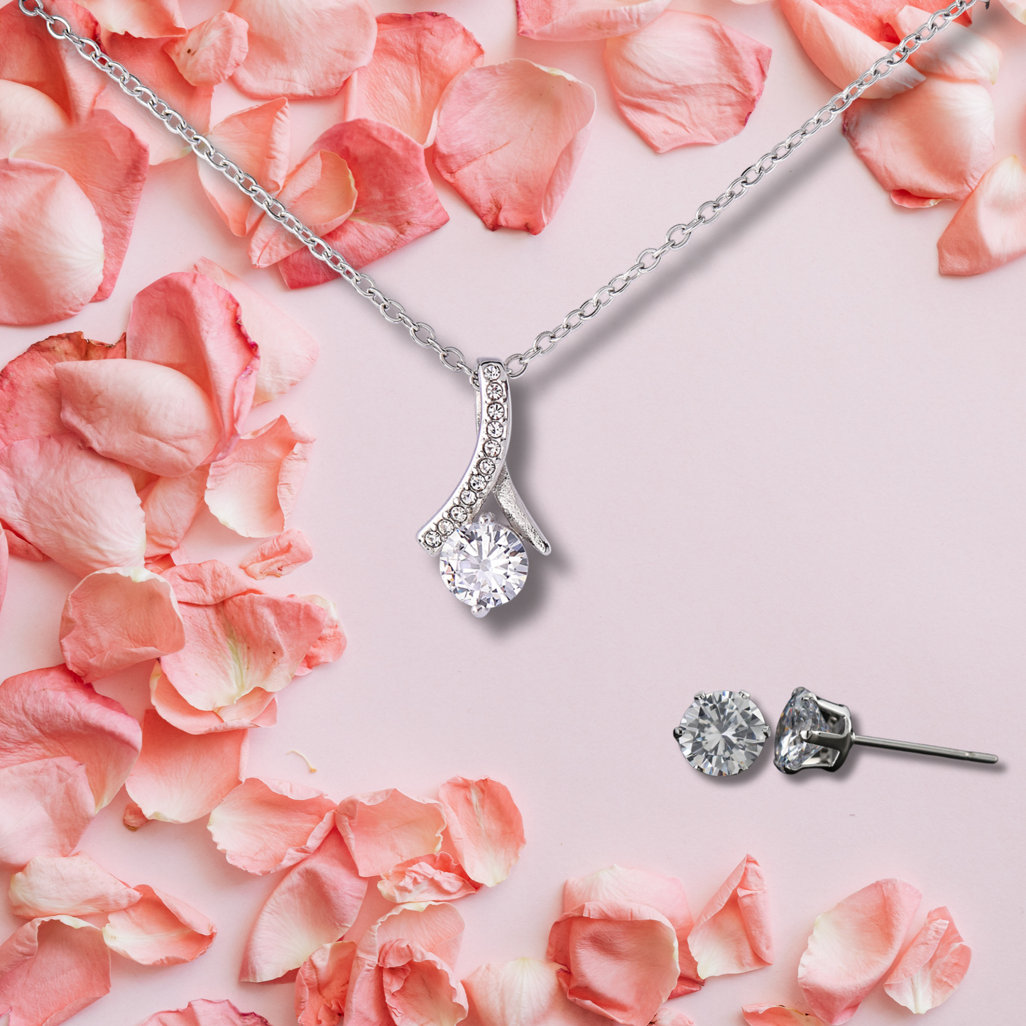 Collier et boucles d'oreilles de beauté séduisante